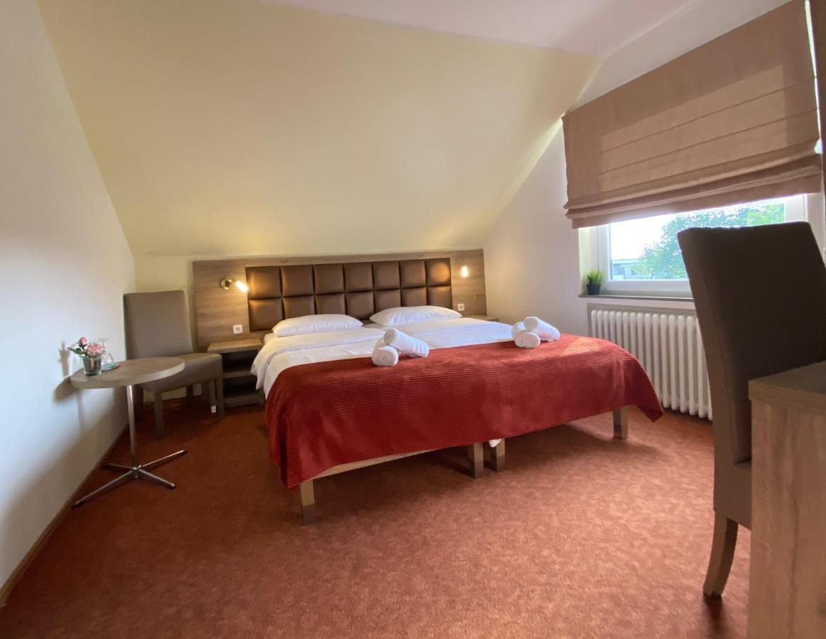 Strand Hotel Nordsee, Hotel Deichlaeufer Tossens Esterno foto