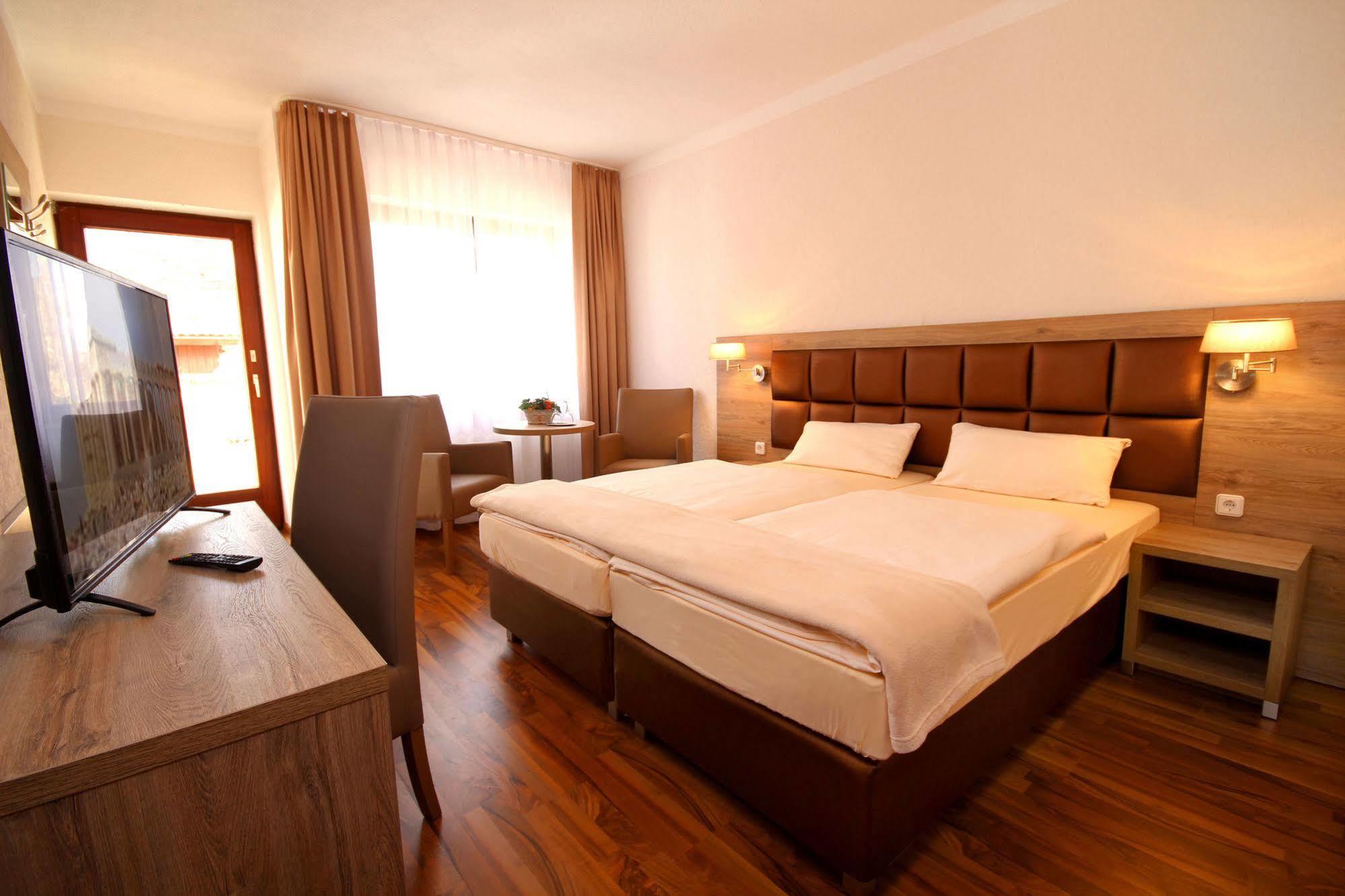 Strand Hotel Nordsee, Hotel Deichlaeufer Tossens Esterno foto